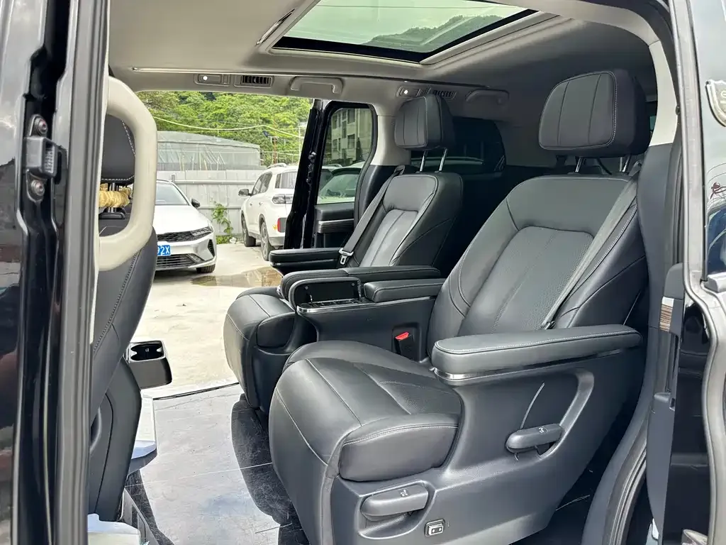 GAC Motor Trumpchi M8 — фото 2