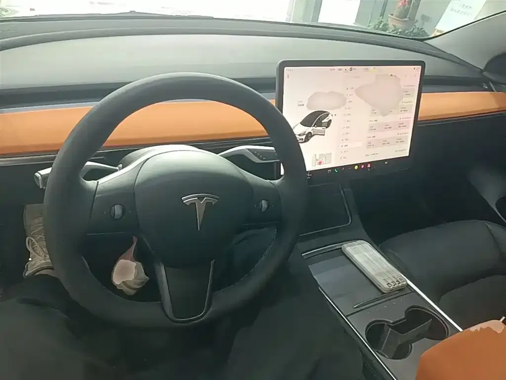 Tesla Model 3 — фото 5