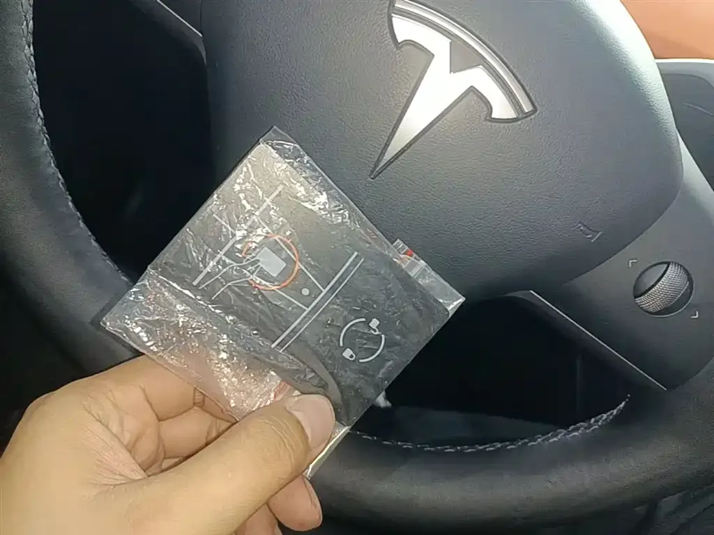 Tesla Model 3 — фото 10