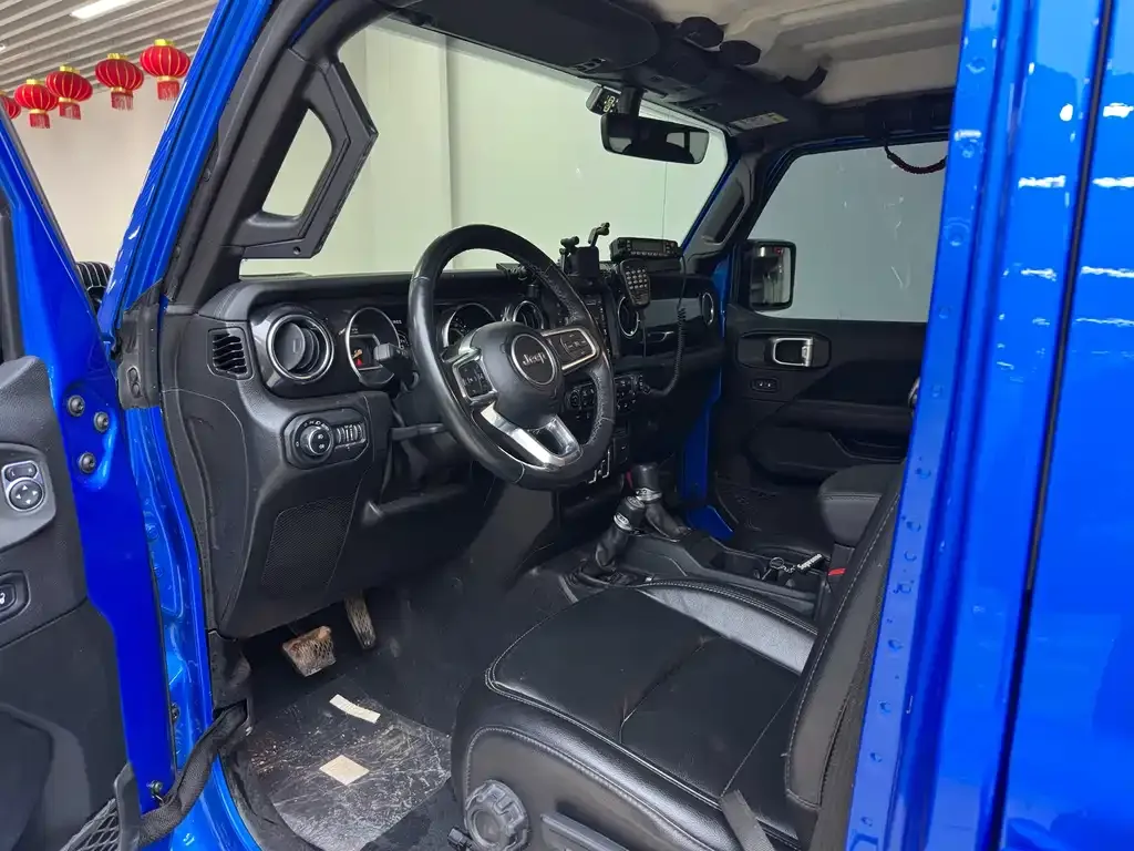 Jeep Wrangler — фото 4