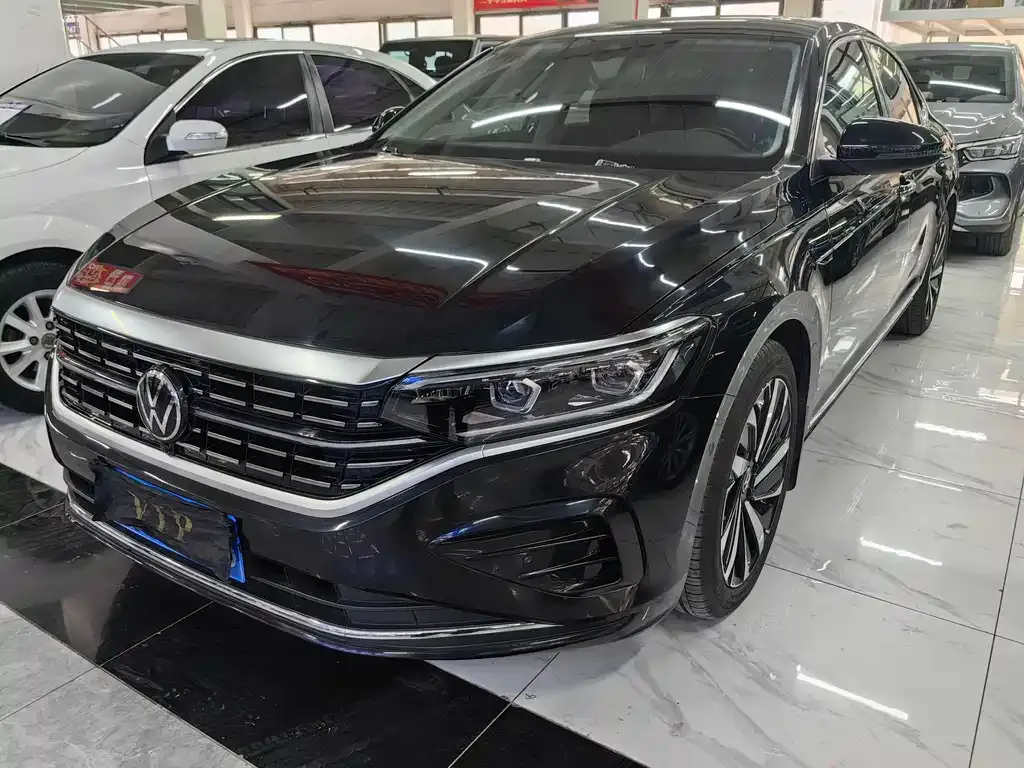 Volkswagen Passat — фото 1