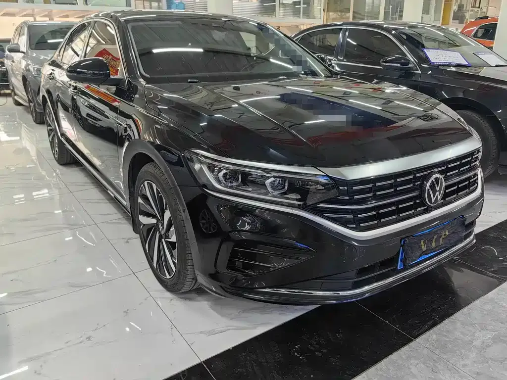 Volkswagen Passat — фото 10