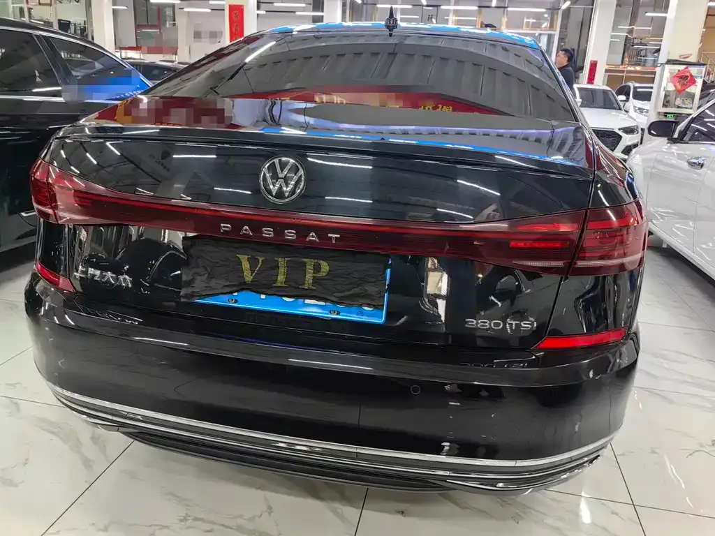 Volkswagen Passat — фото 5