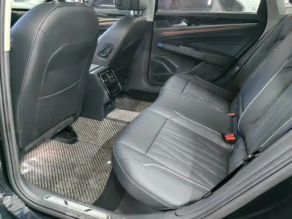 Volkswagen Passat — фото 4