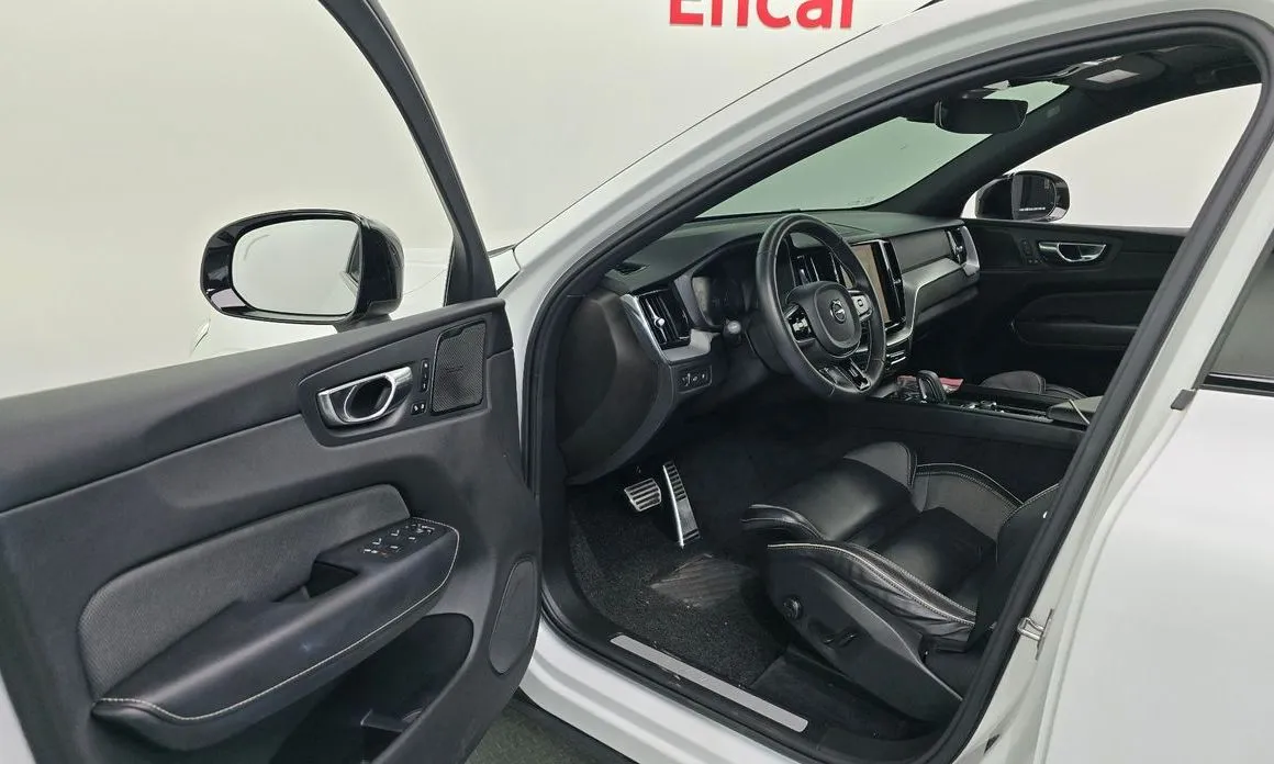 Volvo XC60 2021 из KR, фото 7