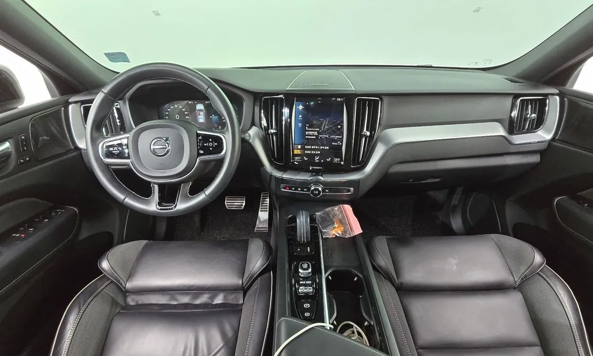 Volvo XC60 2021 из KR, фото 8