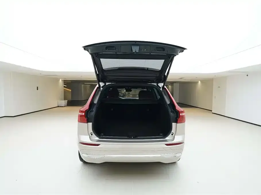 Volvo XC60 PHEV 2023 из CN, фото 6