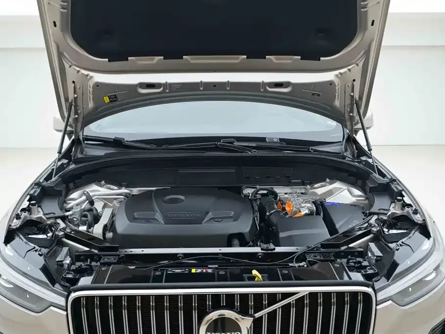 Volvo XC60 PHEV 2023 из CN, фото 8