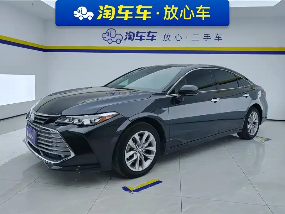 Toyota Avalon — фото 1