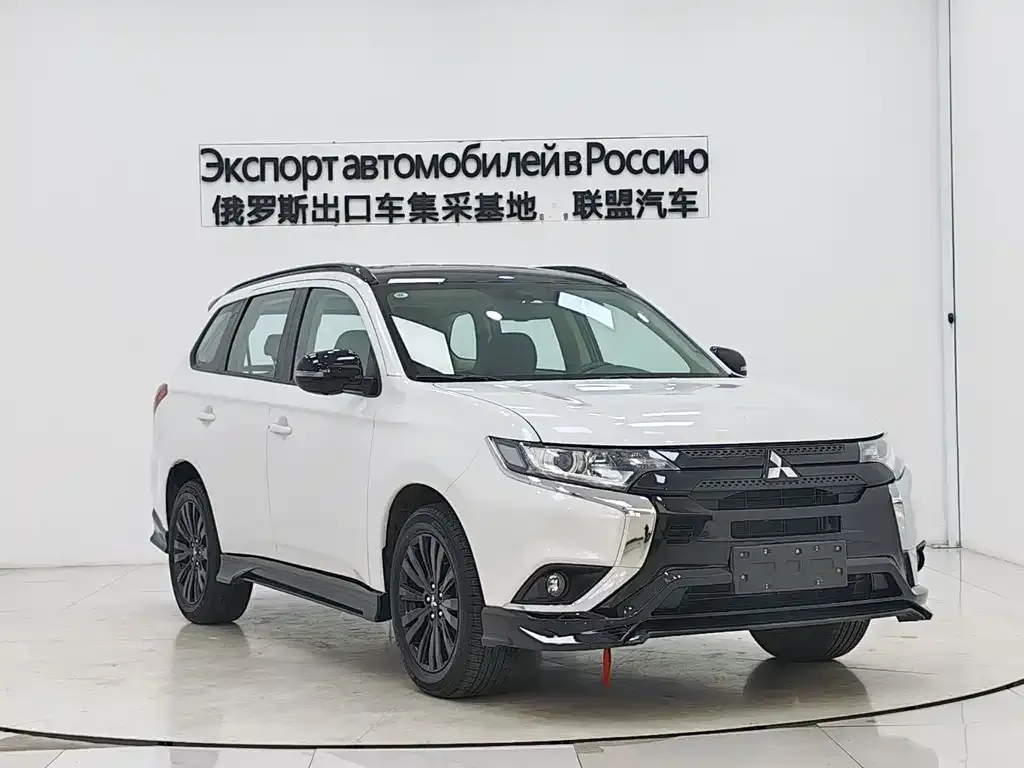 Mitsubishi Outlander — фото 5