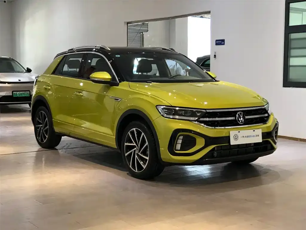 Volkswagen T-Roc — фото 10