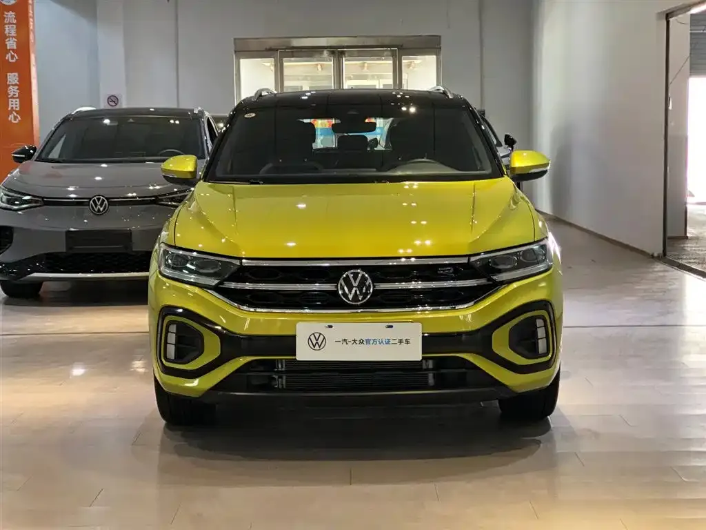 Volkswagen T-Roc — фото 9
