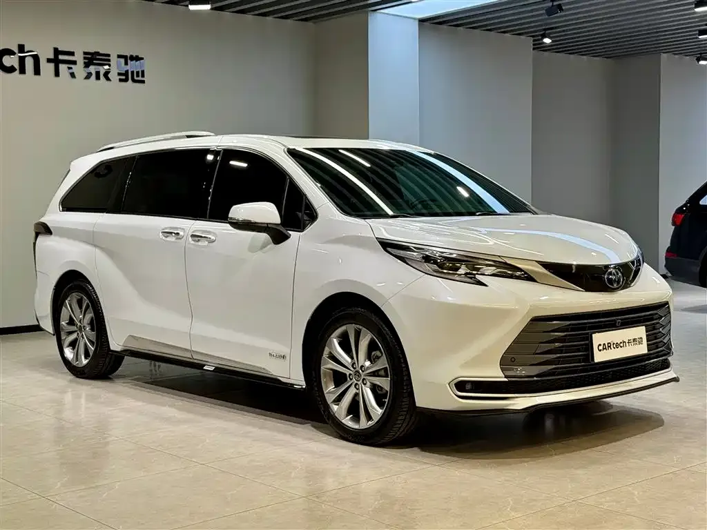 Toyota Sienna — фото 7