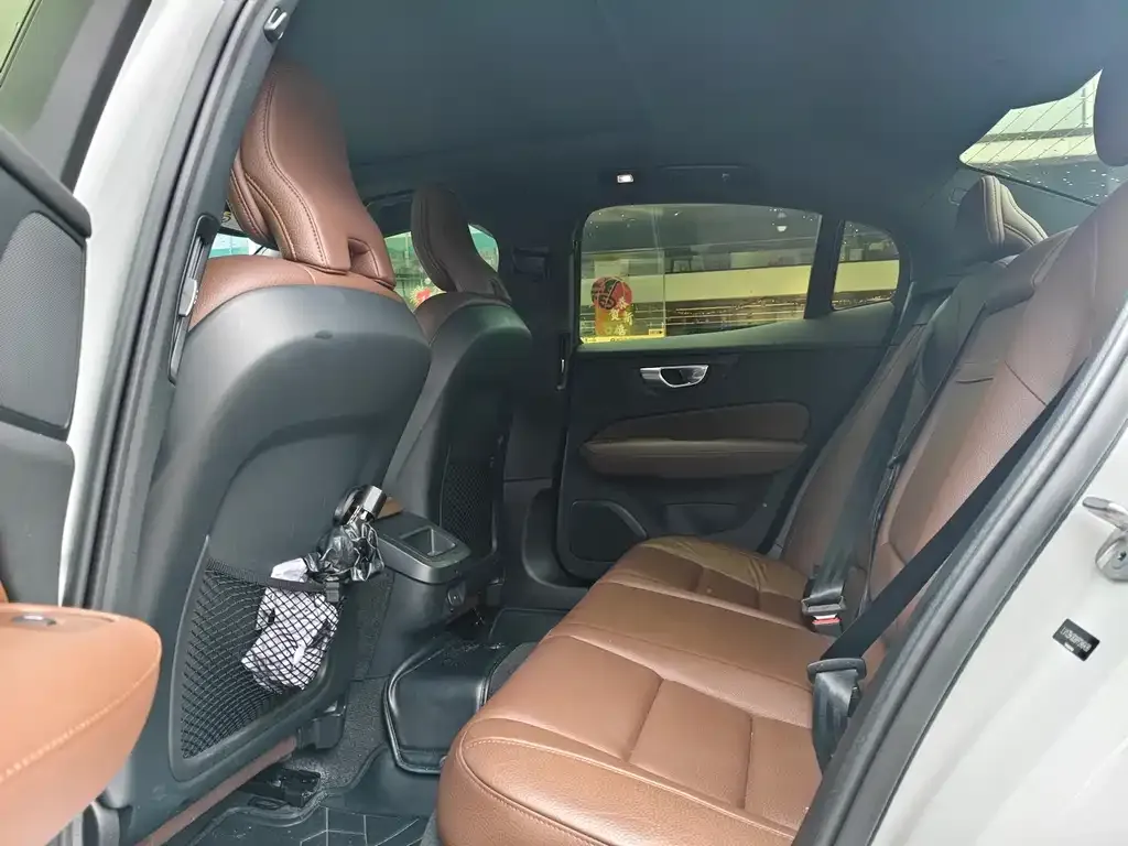 Volvo S60 2023 из CN, фото 7