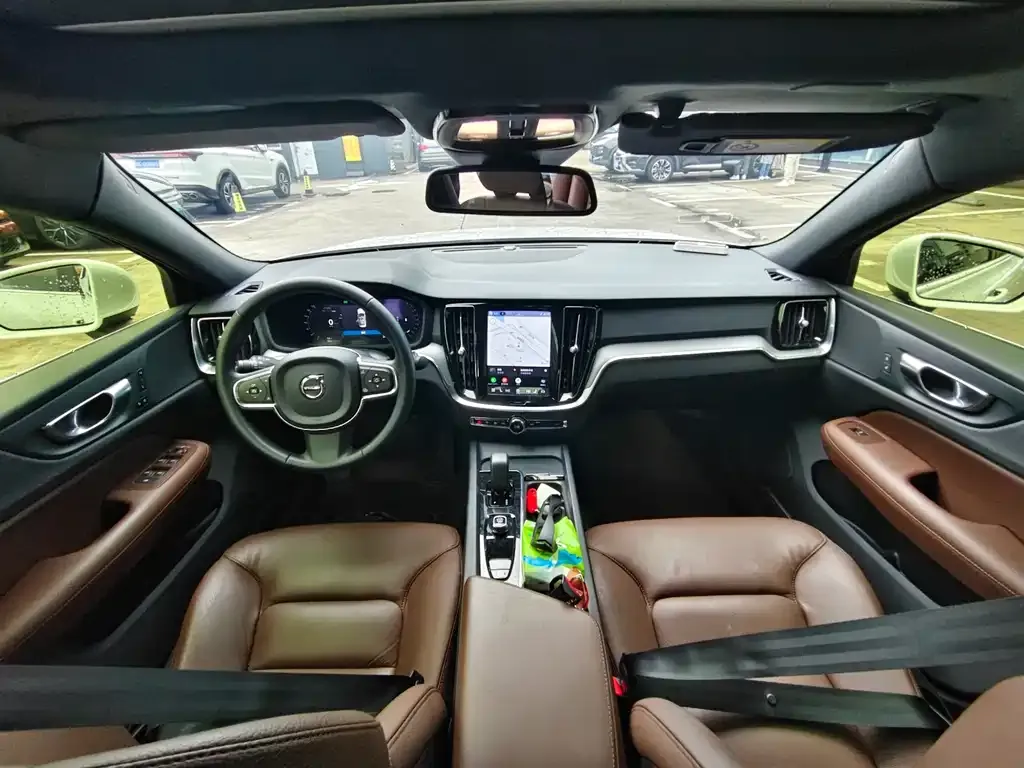 Volvo S60 2023 из CN, фото 3