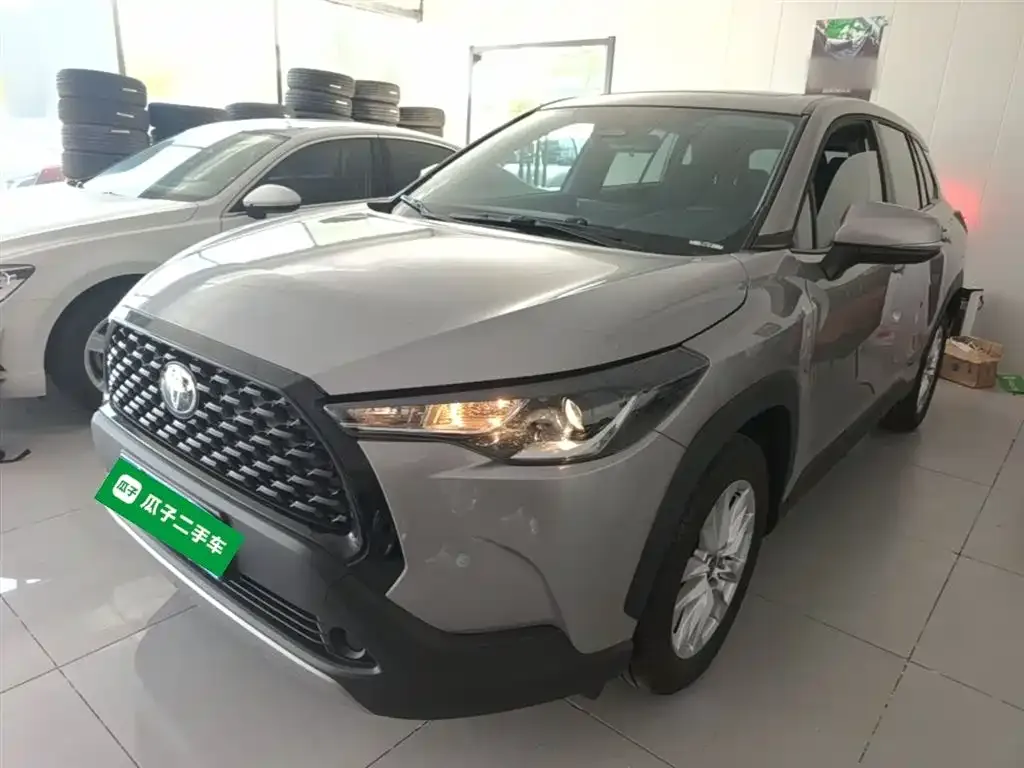 Toyota Corolla Cross — фото 1