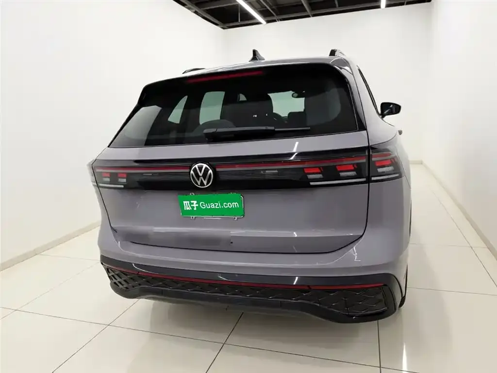 Volkswagen Tiguan L — фото 3