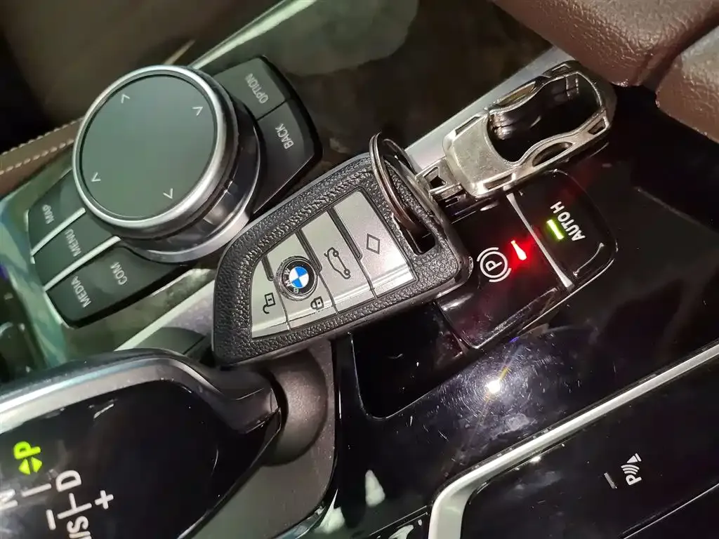BMW 5 Series — фото 2