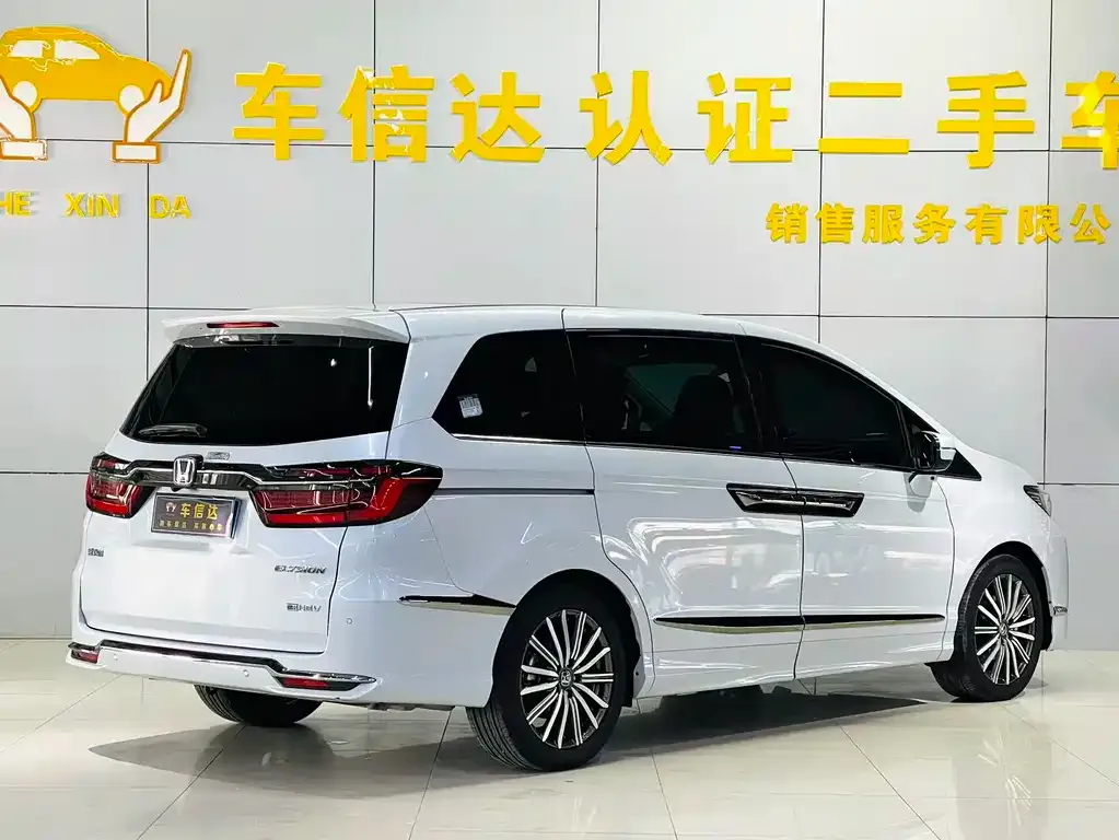 Honda Elysion 2024 из CN, фото 7