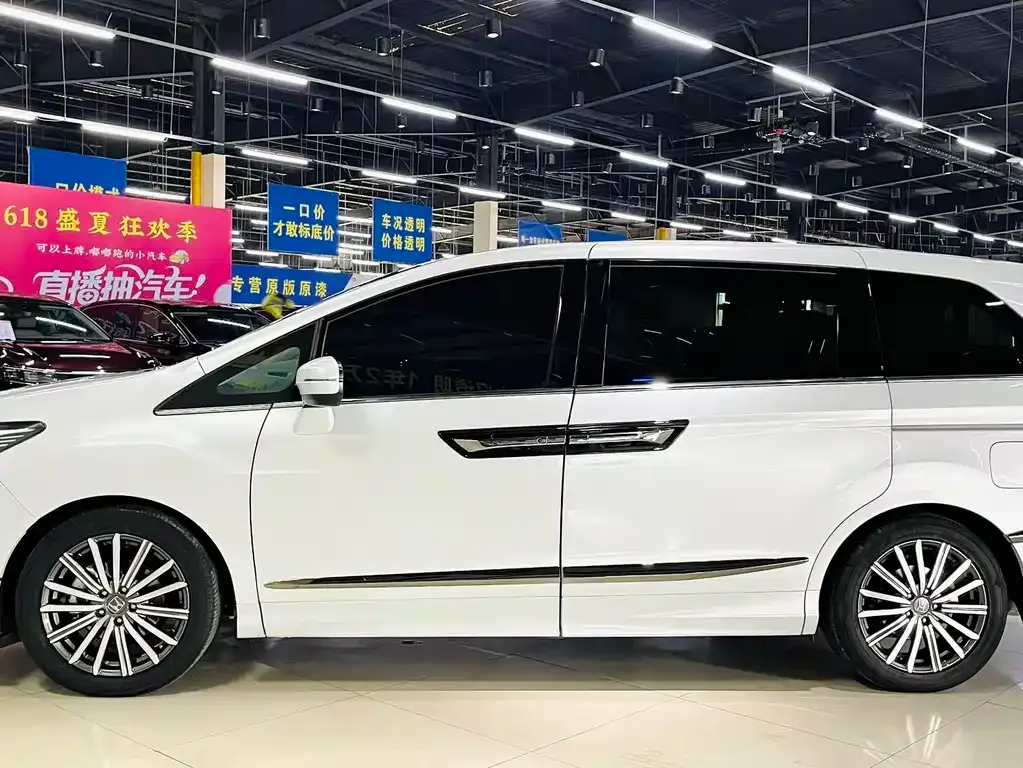 Honda Elysion 2024 из CN, фото 9