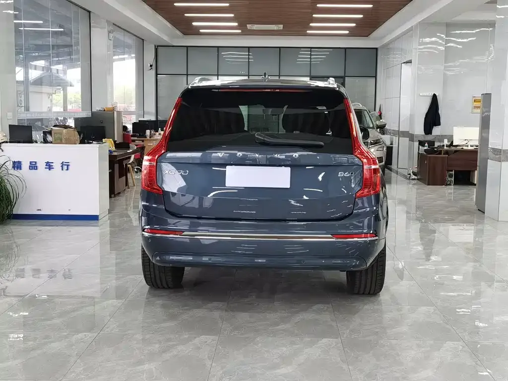 Volvo XC90 — фото 9