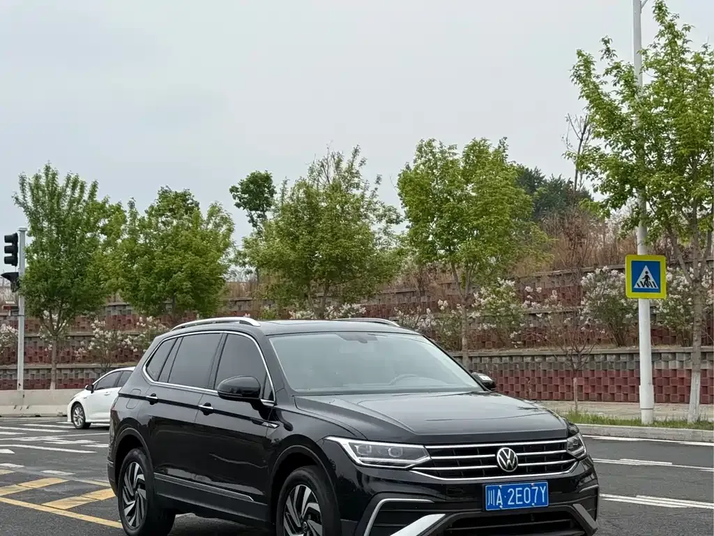 Volkswagen Tiguan L 2022 из CN, фото 8
