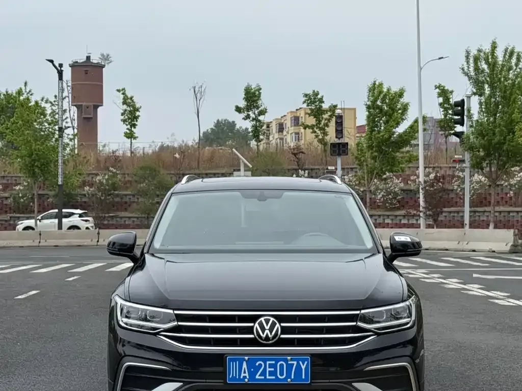 Volkswagen Tiguan L 2022 из CN, фото 4