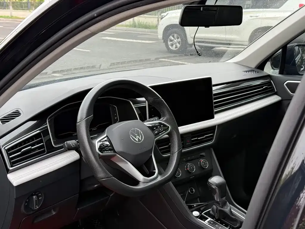 Volkswagen Tiguan L 2022 из CN, фото 3