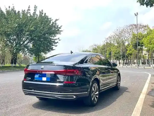 Volkswagen Passat — фото 9