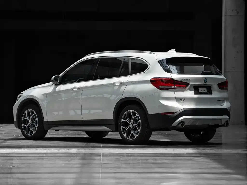 BMW X1 — фото 9