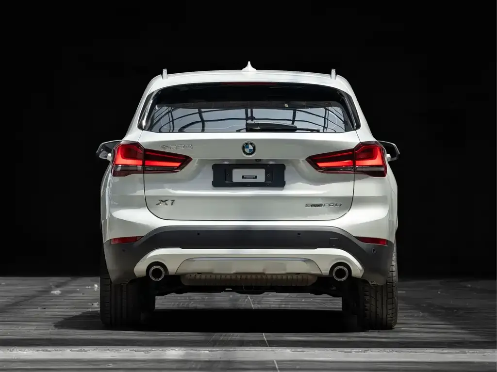 BMW X1 — фото 5