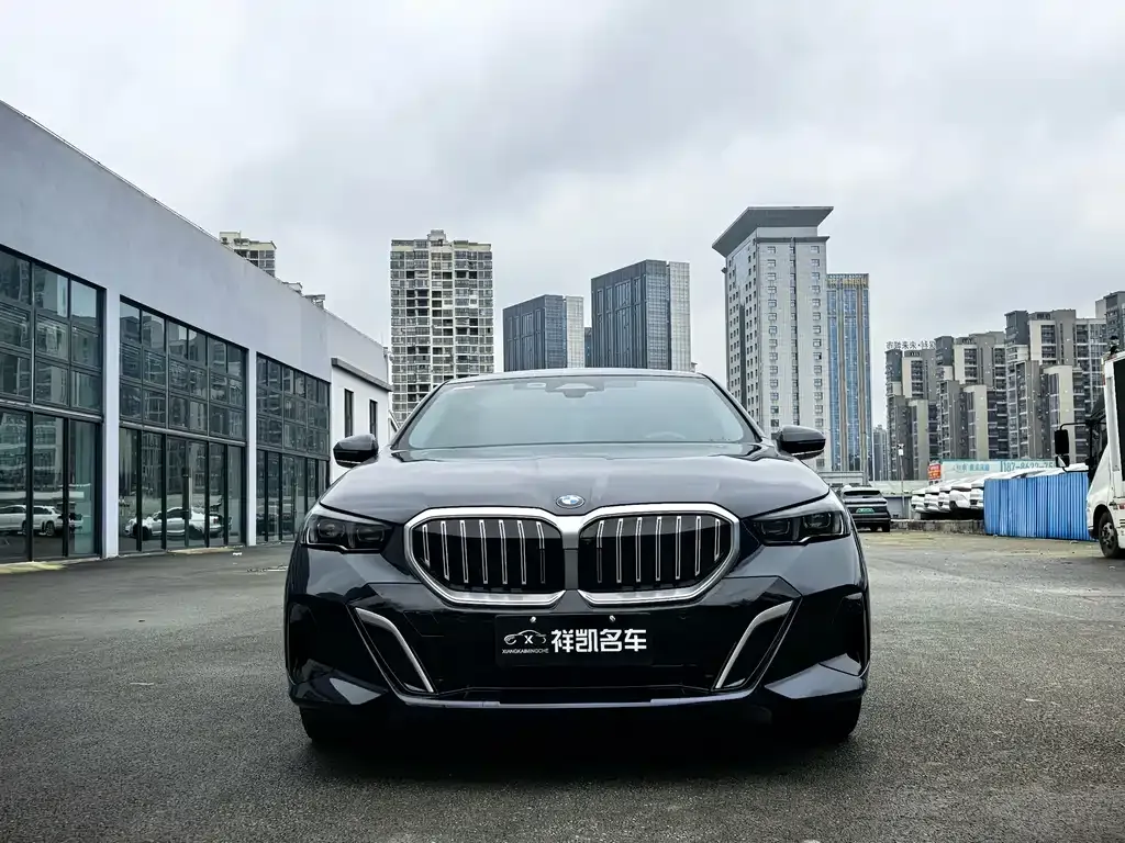 BMW 5 Series — фото 3