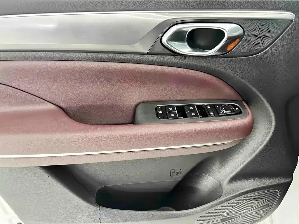 GAC Motor Trumpchi M6 — фото 7
