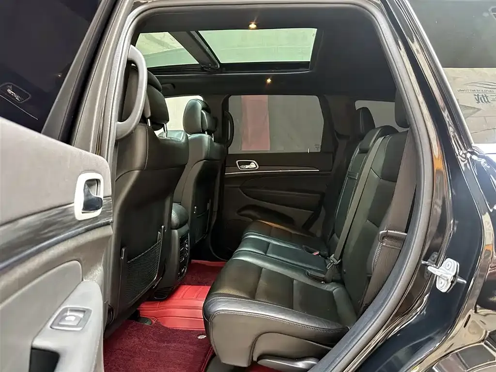Jeep Grand Cherokee (Import) 2022 из CN, фото 9