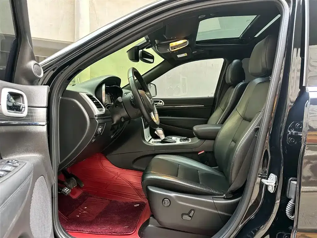 Jeep Grand Cherokee (Import) 2022 из CN, фото 2