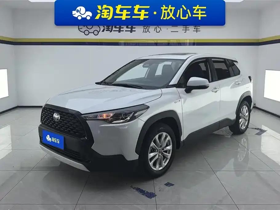 Toyota Corolla Cross — фото 1