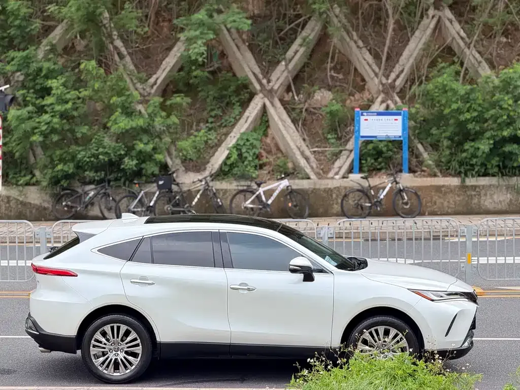 Toyota Harrier 2022 из CN, фото 10