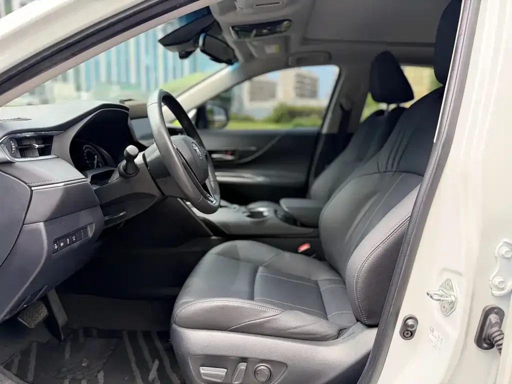 Toyota Harrier 2022 из CN, фото 3