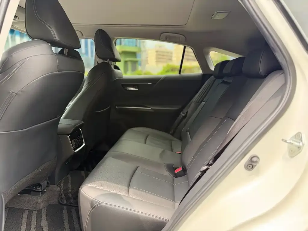 Toyota Harrier 2022 из CN, фото 5