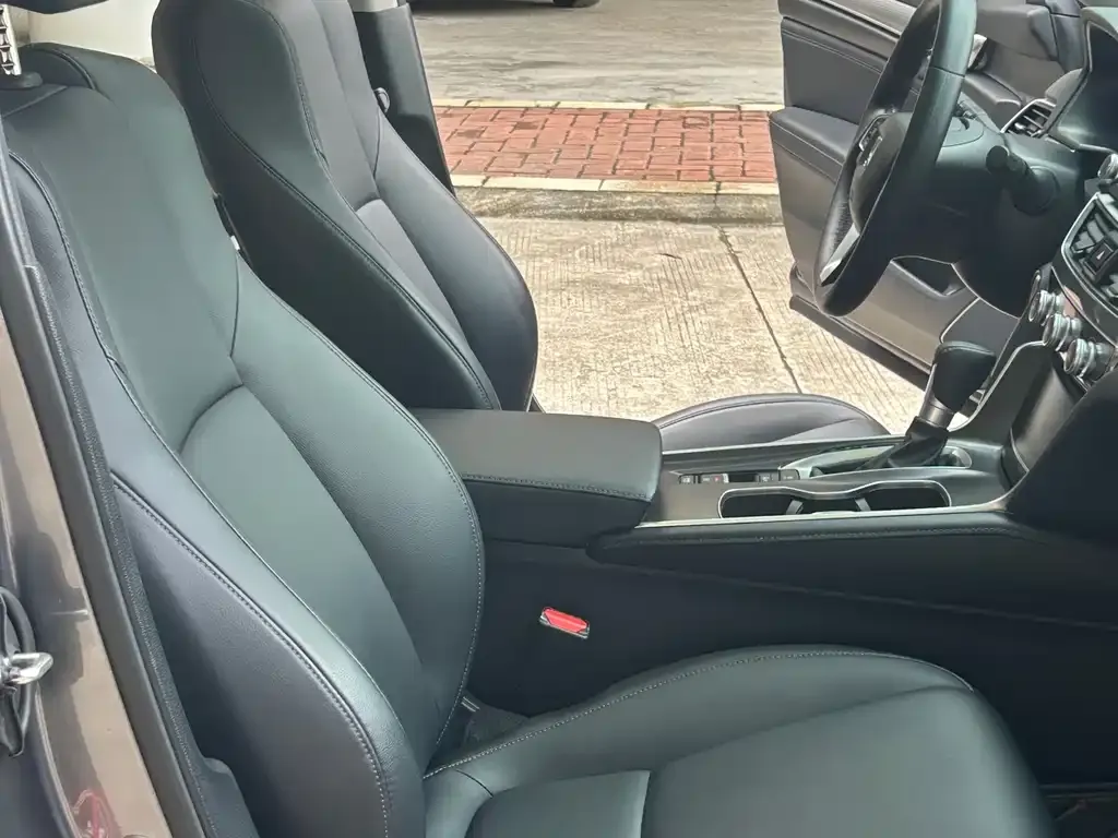 Honda Accord — фото 6
