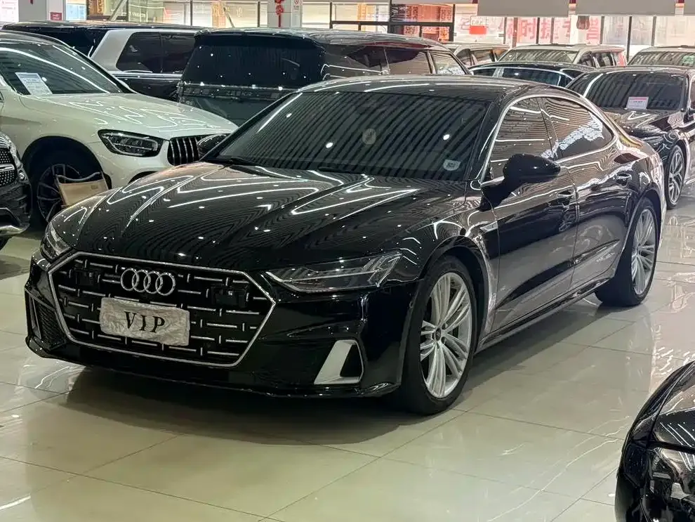 Audi A7L — фото 1