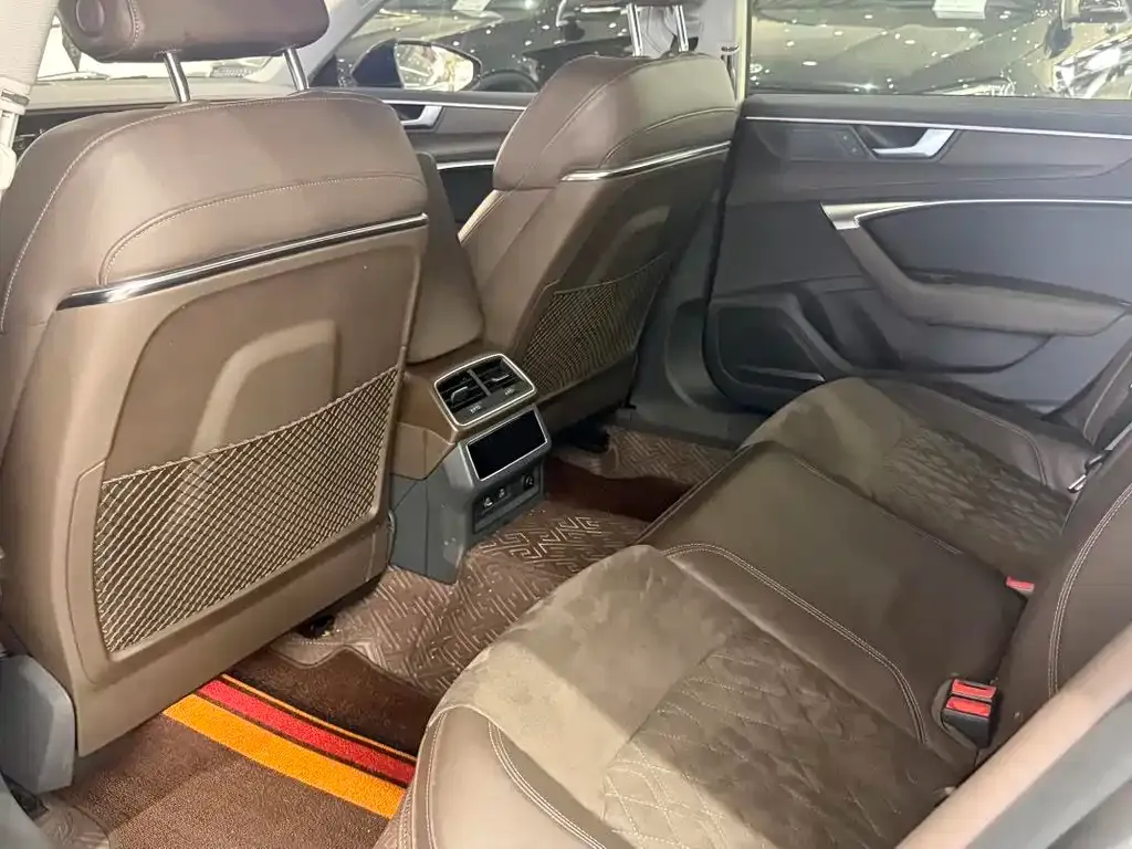 Audi A7L — фото 4