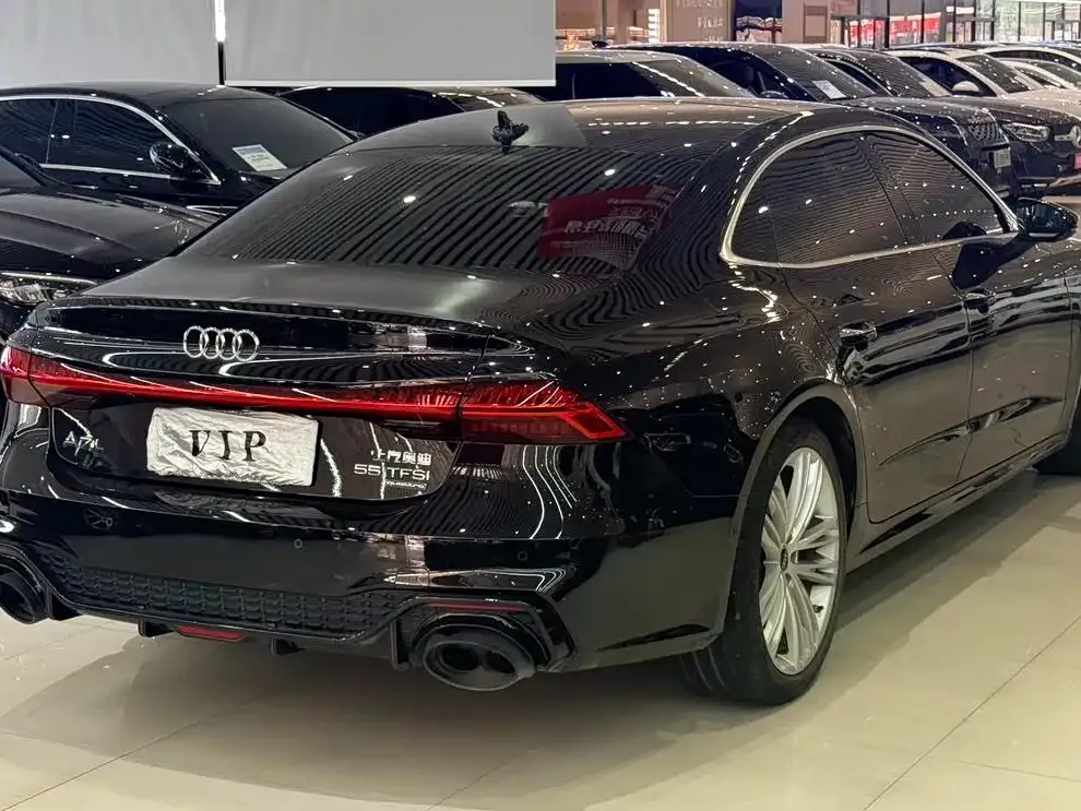 Audi A7L — фото 9