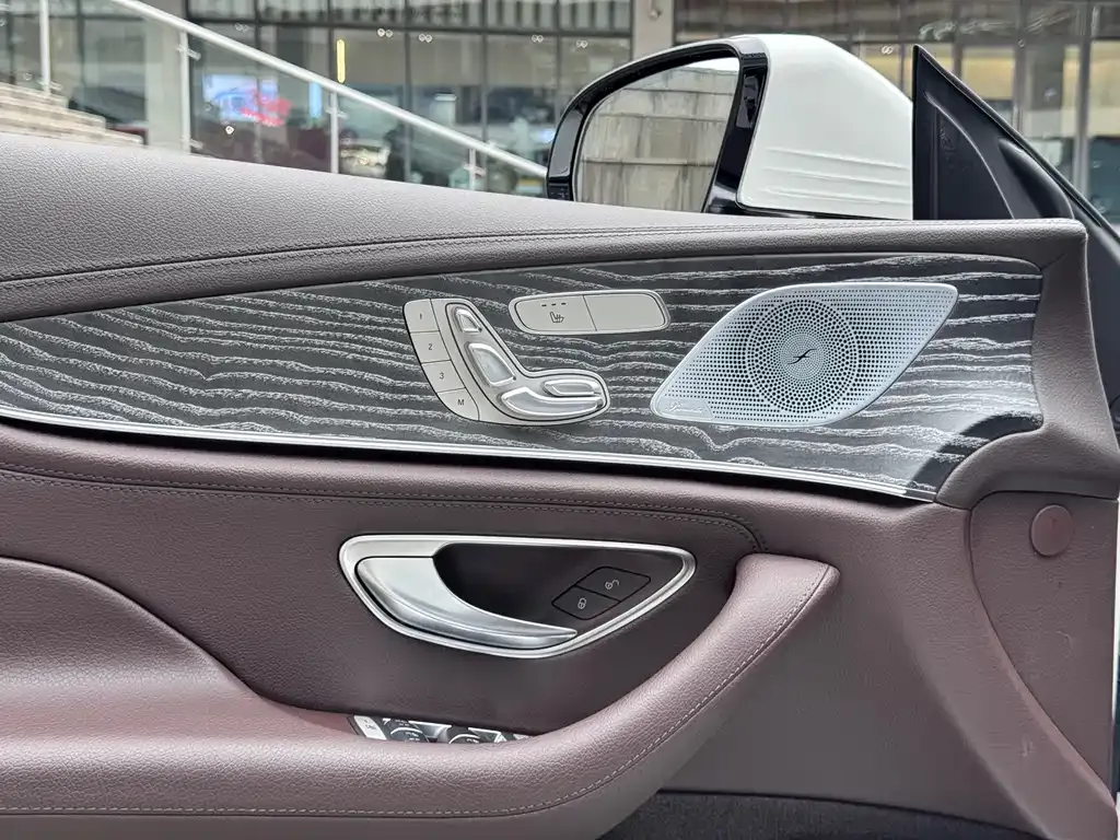 Mercedes-Benz CLS — фото 6