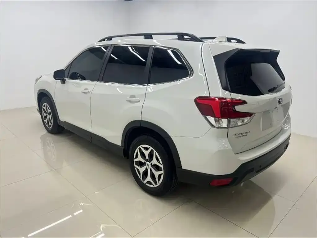 Subaru Forester — фото 8