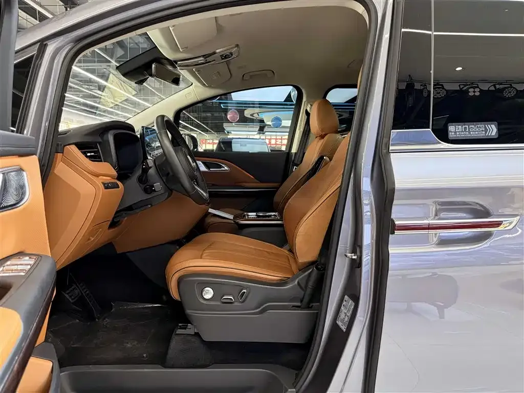 Hongqi HQ9 2022 из CN, фото 6