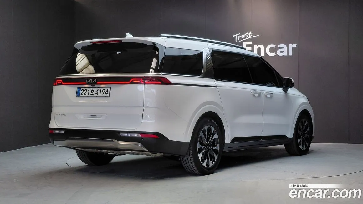 Kia Carnival — фото 5
