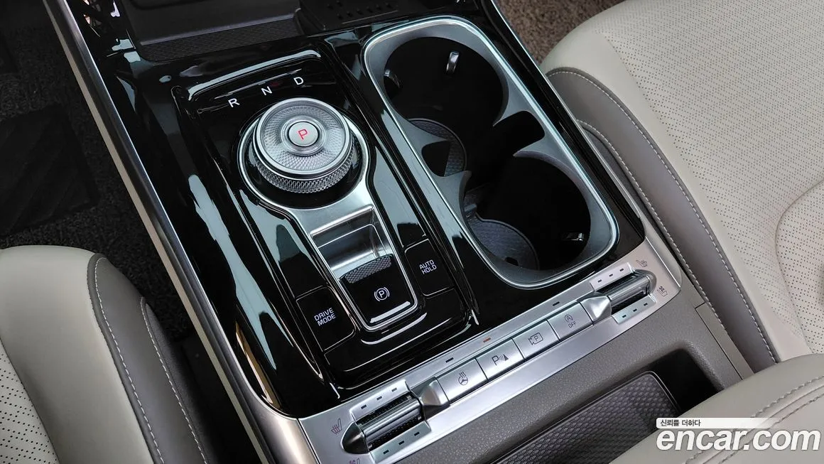 Kia Carnival — фото 10