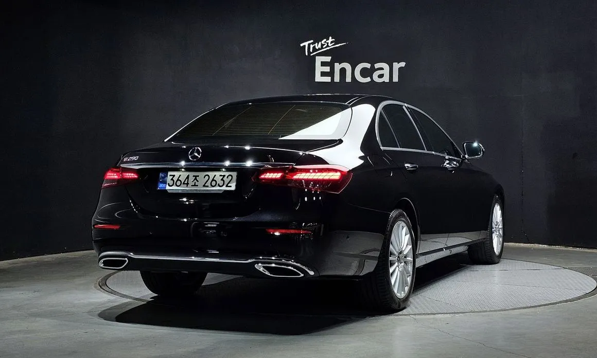 Mercedes-Benz E-Class — фото 6