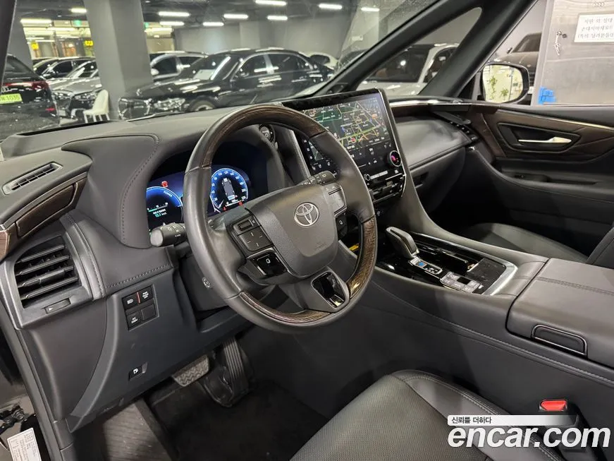 Toyota Alphard — фото 8